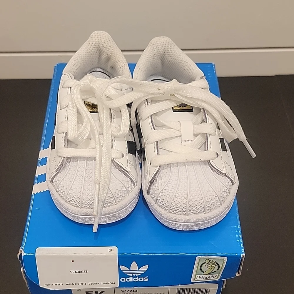 Adidas - Picture 2 of 3